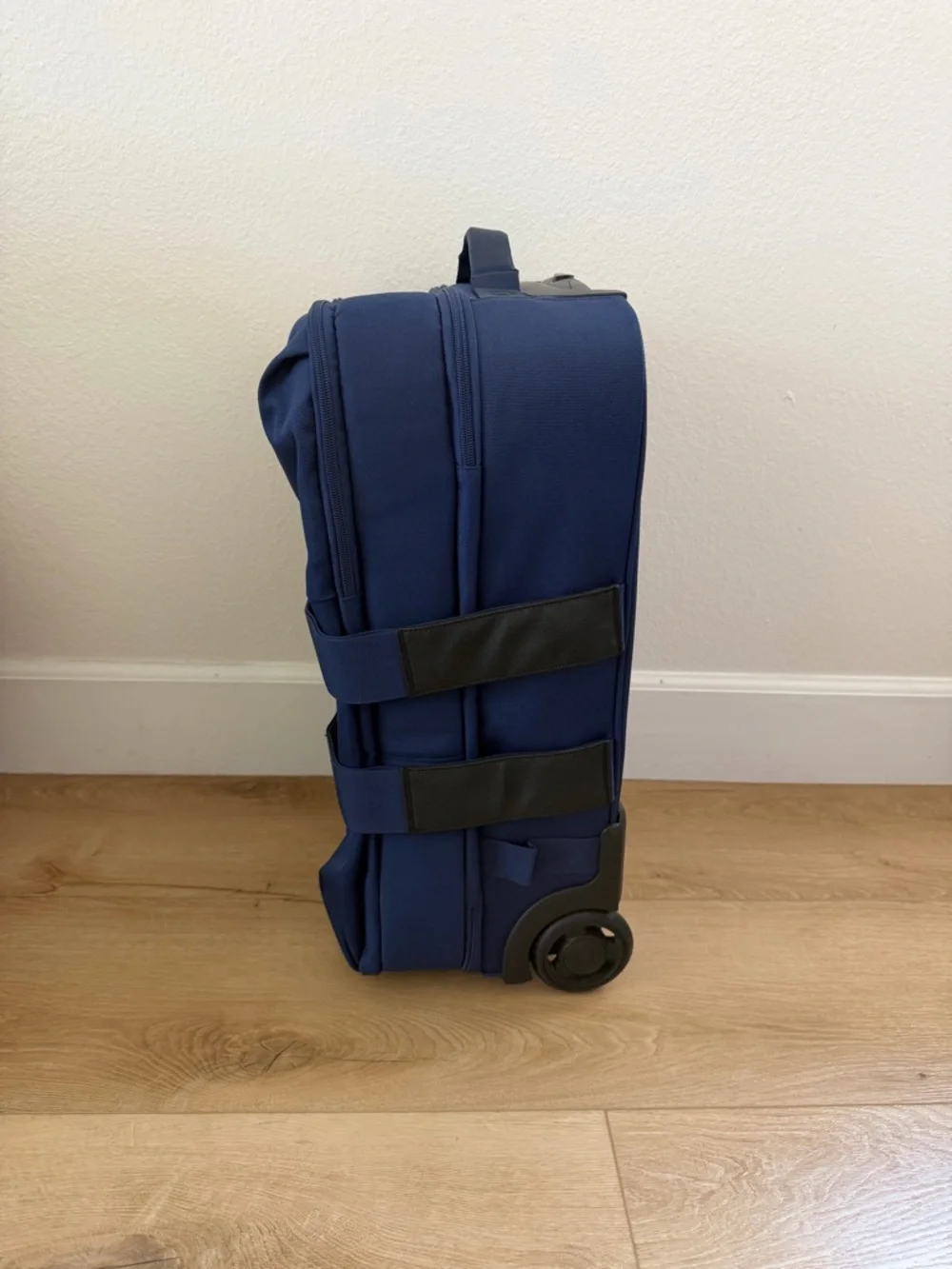 Milesto STLAKT Soft Carry On Luggage.